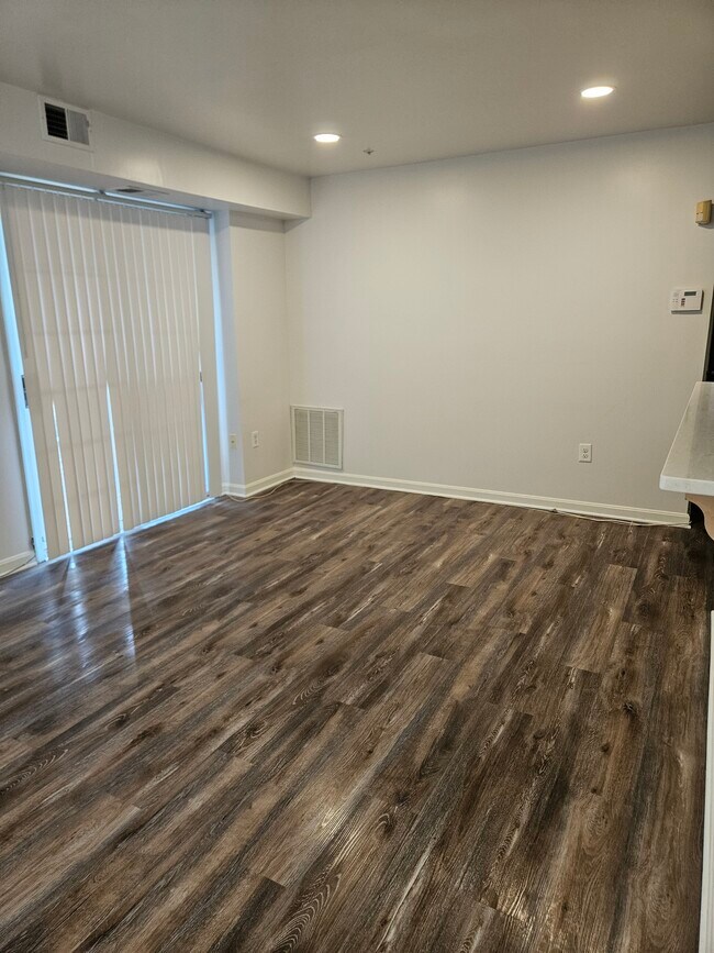 2040 Alice Ave unit 201, Oxon Hill, MD 20745 - photo 7