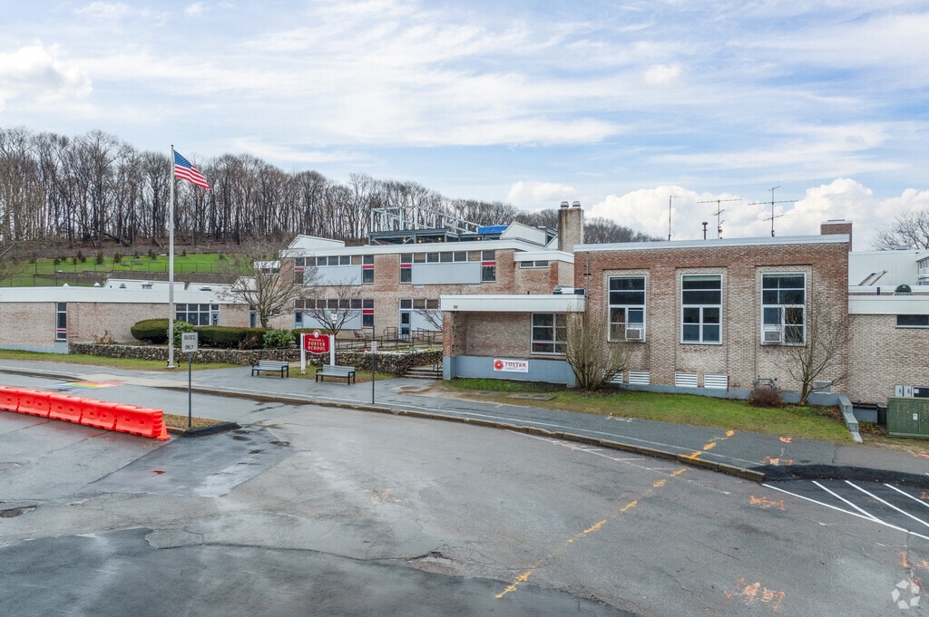 William L. Foster Elementary School in Hingham received an overall A grade from Niche.