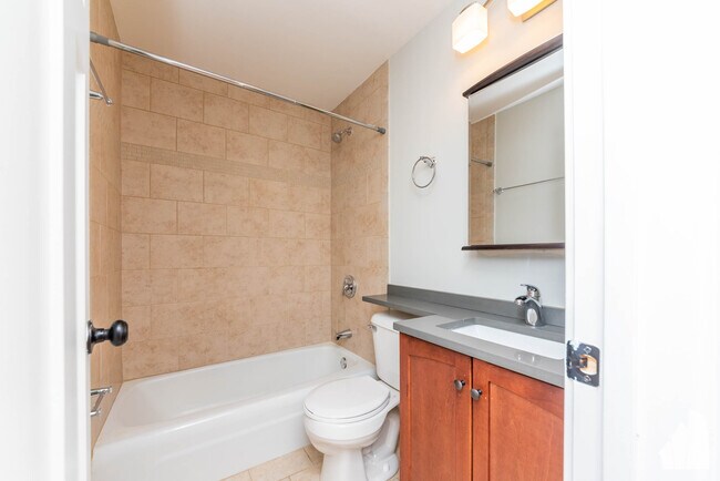 445 W Barry Ave unit 430, Chicago, IL 60657 - photo 7