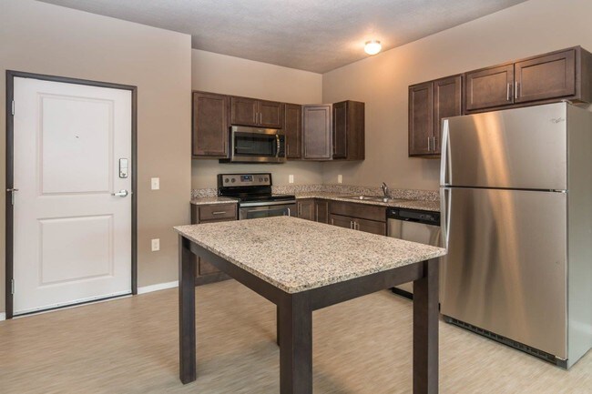 Edgerton Place, Mitchell, SD 57301 - photo 2