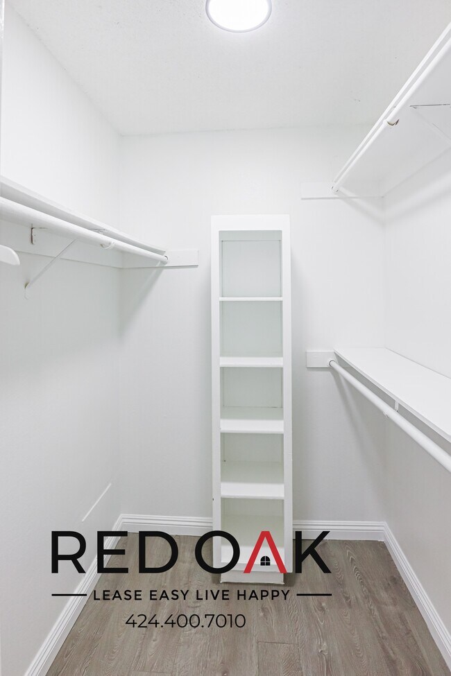 8555 Independence Ave unit 201, Canoga Park, CA 91304 - photo 5