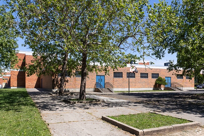 28% of the students at the George Washington School are proficient in reading.