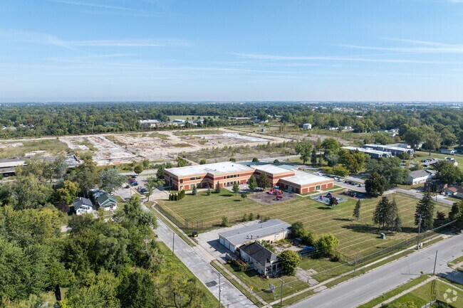 Jessie Loomis School challenges students by offering an all encompassing curriculum.