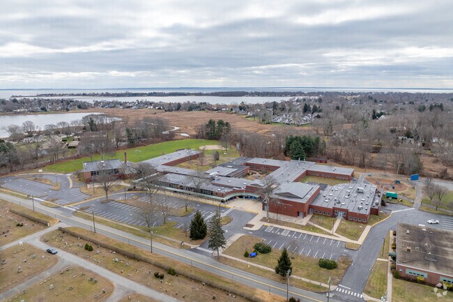 Old Saybrook Middle School, is a public school located in Old Saybrook, CT.