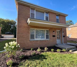 1121 Summit Ave, Waukesha, WI 53188