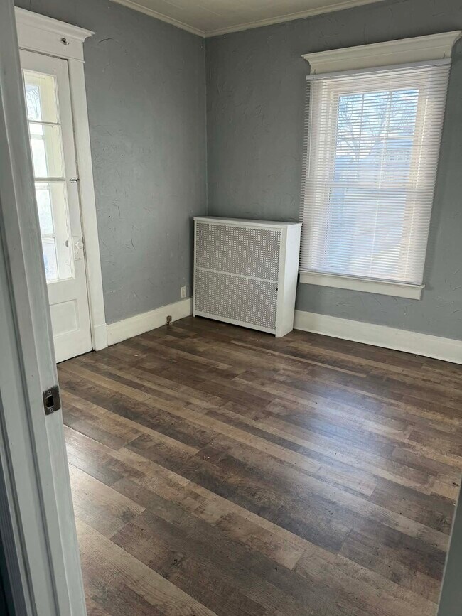 1843 Hertel Ave Upper unit Upper, Buffalo, NV 14206 - photo 5