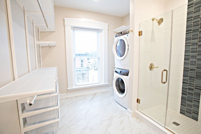 100 W Main St unit Apartment 3, Cambridge City, IN 47327 - photo 6