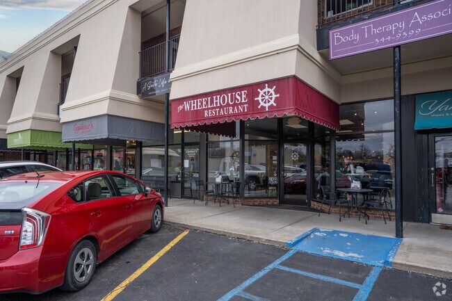 Local restaurantsl like the Wheelhouse are a short drive from the neighborhood.