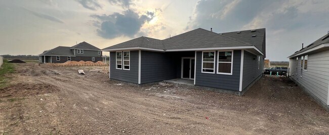 317 Willow Heights Dr, Hutto, TX 78634 - photo 4