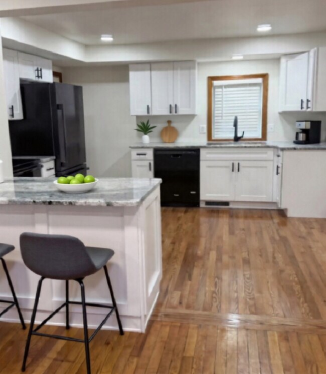 11 Meadow St, Westfield, MA 01085 - photo 4