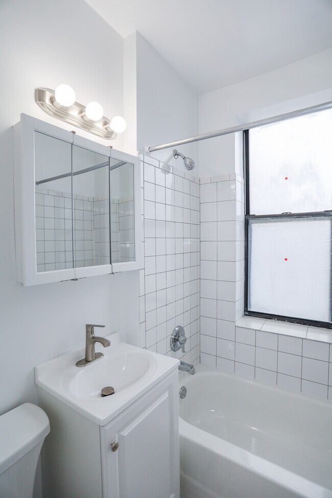 6106 N Kenmore Ave unit 309, Chicago, IL 60660 - photo 5