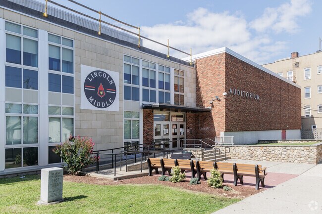 Lincoln School is a public middle school located in Kearny, NJ.