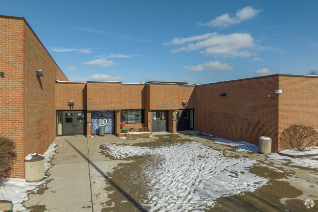 Dekyser Elementary School front entrance.