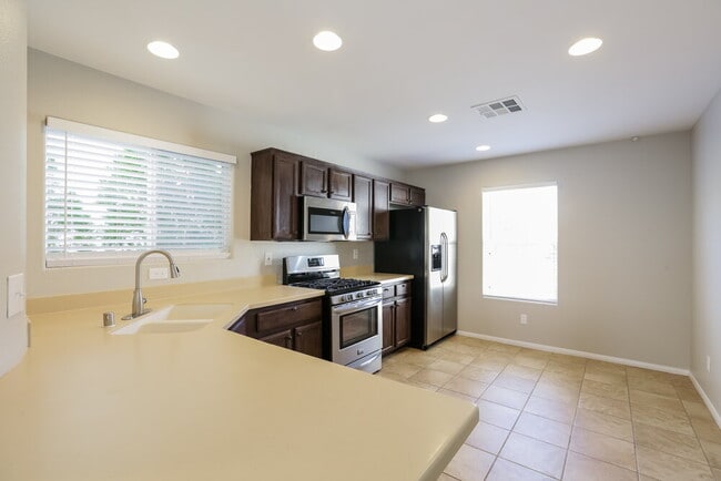 8036 N Copperhead Creek St, Las Vegas, NV 89143 - photo 7