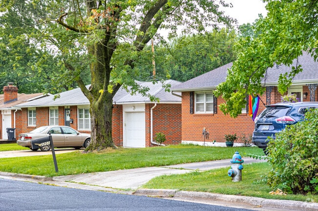 Homes in Valley View Gardens community are known for their midcentury designs.