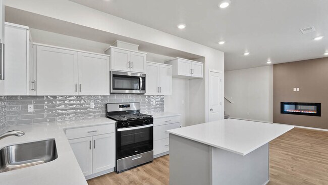 61155 Splendor Ln, Bend, OR 97702 - photo 6