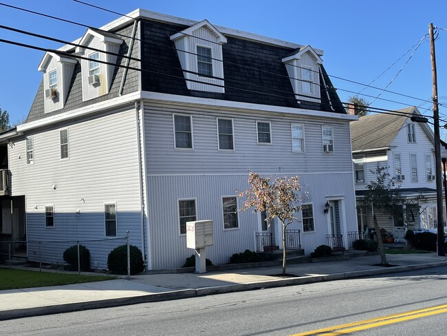 424 W Main St unit C, Waynesboro, PA 17268 - photo 2
