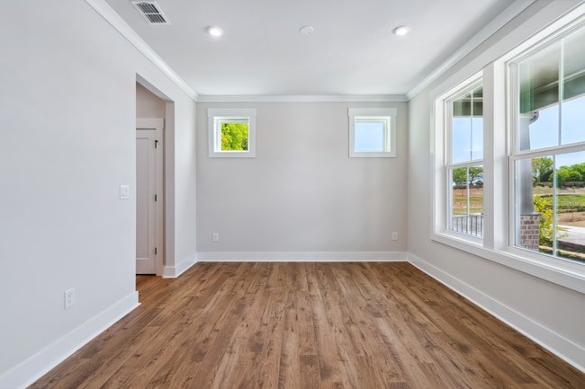 4002 Adler Cir, Buford, GA 30519 - photo 3