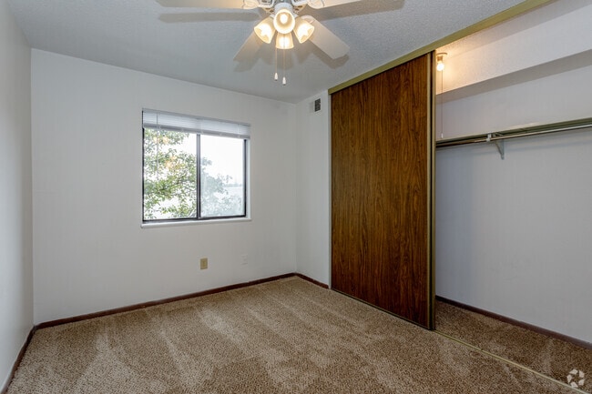 10 foot Closet