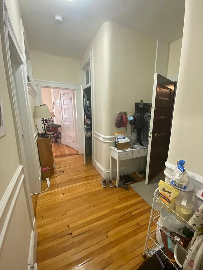 2 Ware St, Cambridge, MA 02138