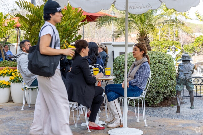 Eat outdoors at the many cafe's and restaurants Calabasas Commons has to offer.