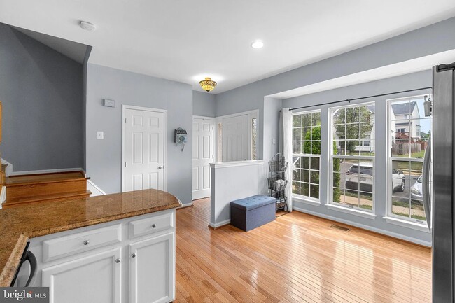 Kitchen/Entryway