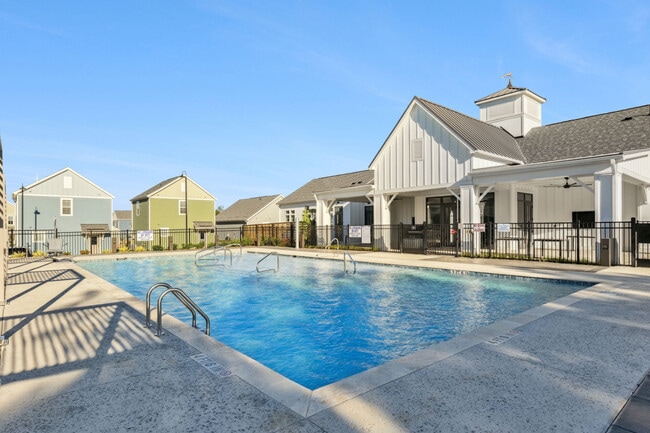 Hamlet Huntersville - Homes & Townhomes for Rent, Huntersville, NC 28078 - photo 4