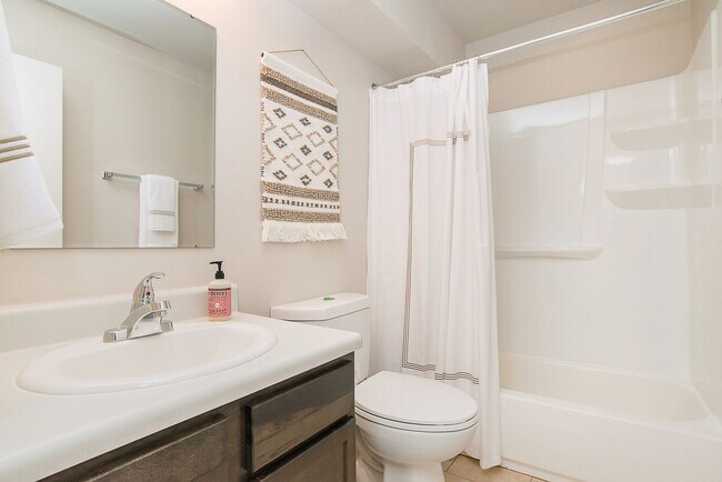 University Crossing Apartments & Townhomes, West Lafayette, IN 47906 - photo 6