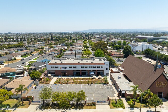 Environmental Charter High School has a student to teacher ratio of 15:1.