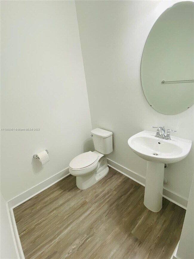 23572 SW 107th Place, Princeton, FL 33032 - photo 5