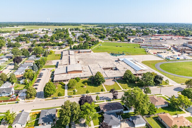 Wadewitz Elementary School offers ample green-space for students to play.