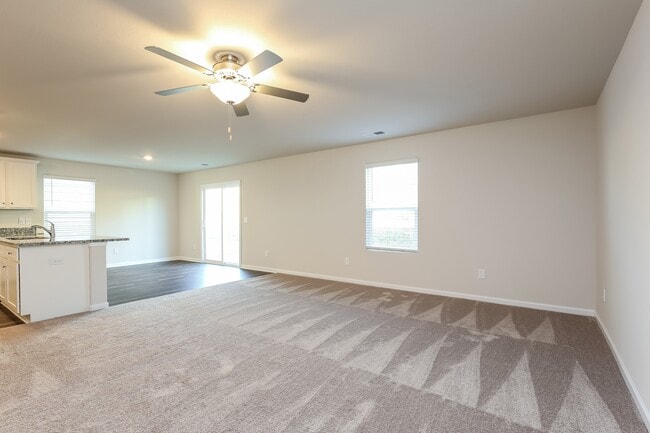 2153 Southlea Dr, Inman, SC 29349 - photo 4