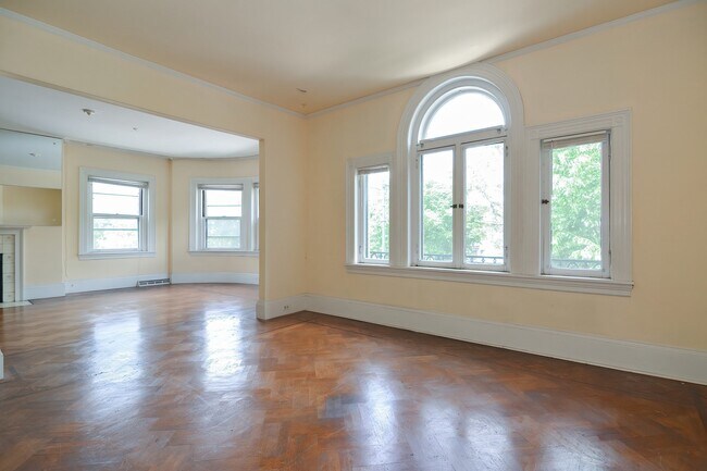 923 Beacon St unit 3, Boston, MA 02215 - photo 3