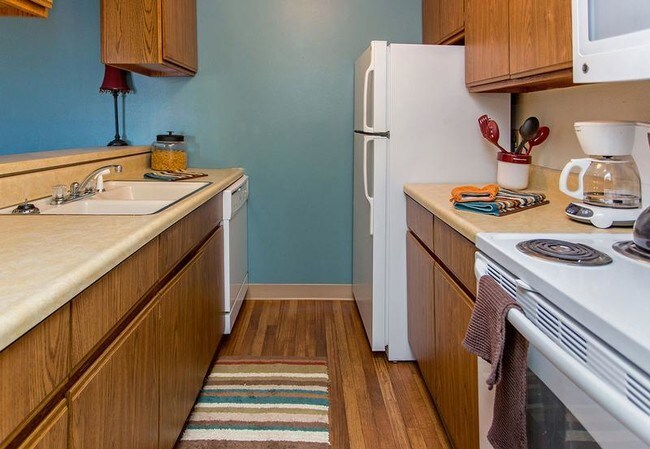 Bristol Ridge, Urbandale, IA 50322 - photo 3