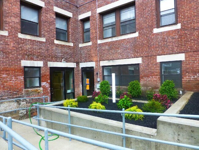 457 Centre St unit E, Newton, MA 02458 - photo 6