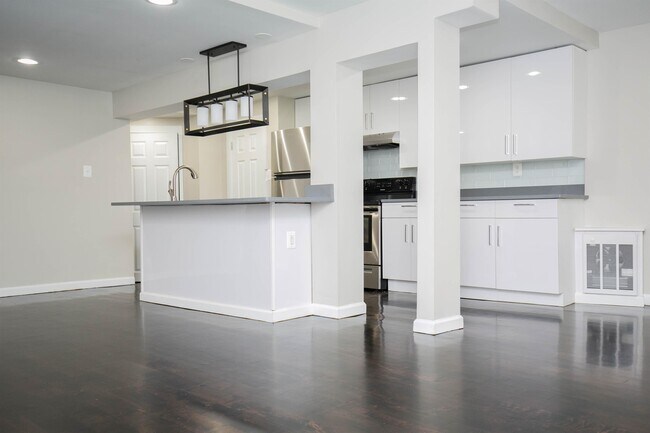 927 Pine St unit 103, Philadelphia, PA 19107 - photo 2