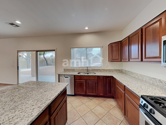 70 E Camino Rancho Felice, Sahuarita, AZ 85629 - photo 4