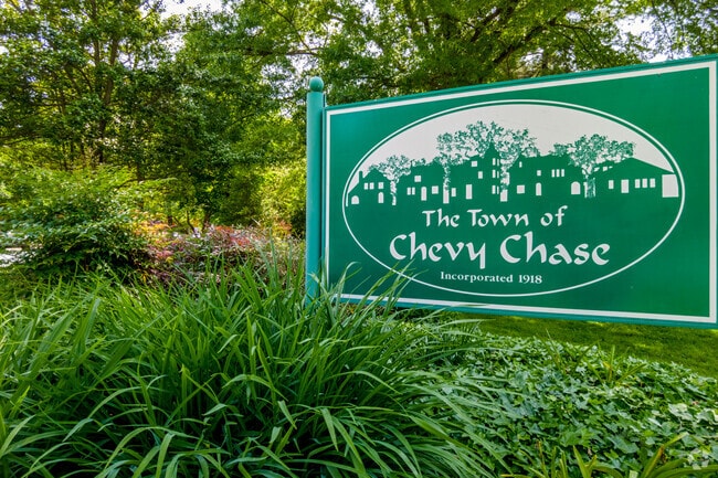 Chevy Chase Park offers the feeling of a small town, just a few miles from the Washington DC.