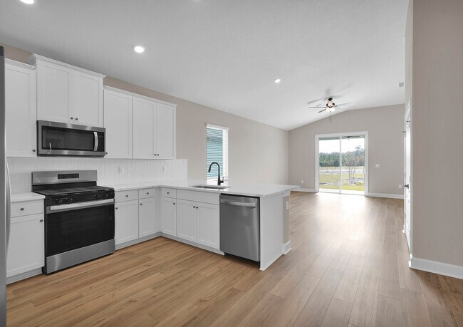 3910 Scots Mill Ln unit 36502702, Middleburg, FL 32068 - photo 4