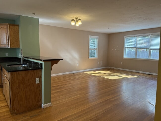 604 Bedford St unit 1, Whitman, MA 02382 - photo 3