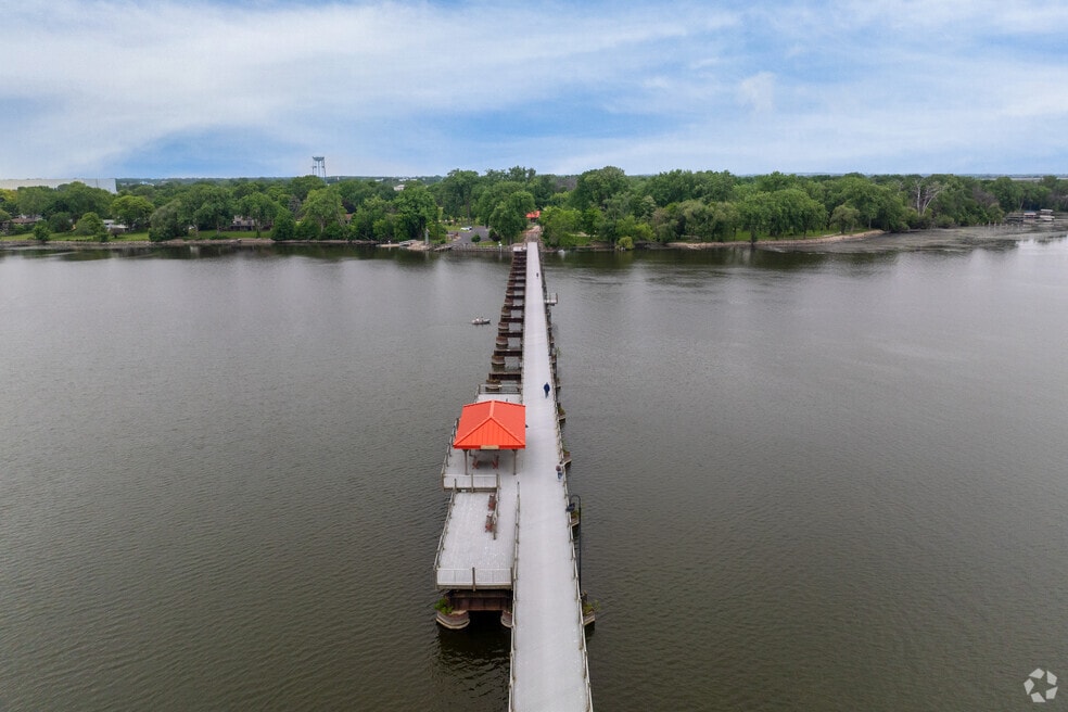 FoxCrossing_1025916_JM_062025_Final