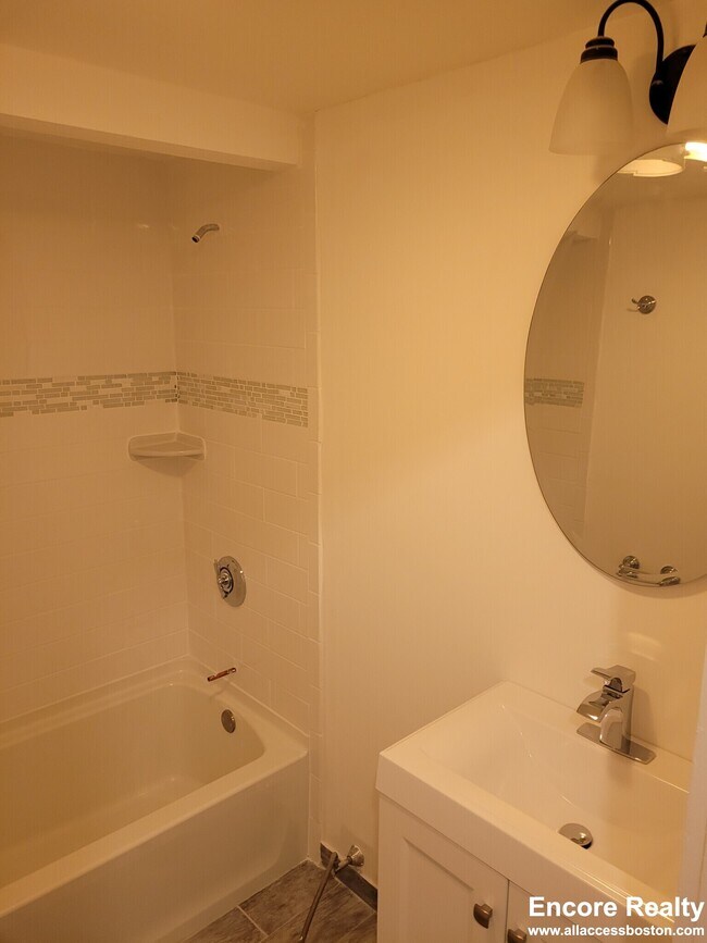 145 Endicott St, Boston, MA 02113 - photo 7
