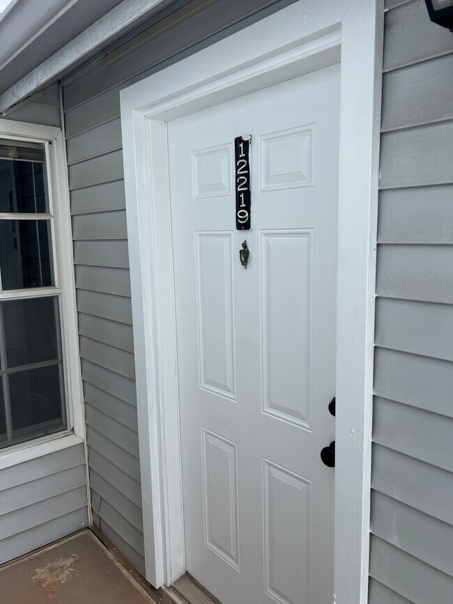 12219 Armenia Gables Cir unit 12219, Tampa, FL 33612 - photo 3