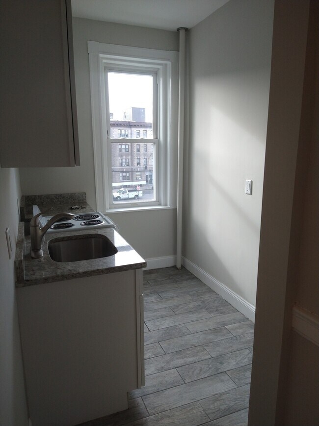 73 Park Dr unit 24, Boston, MA 02215 - photo 2