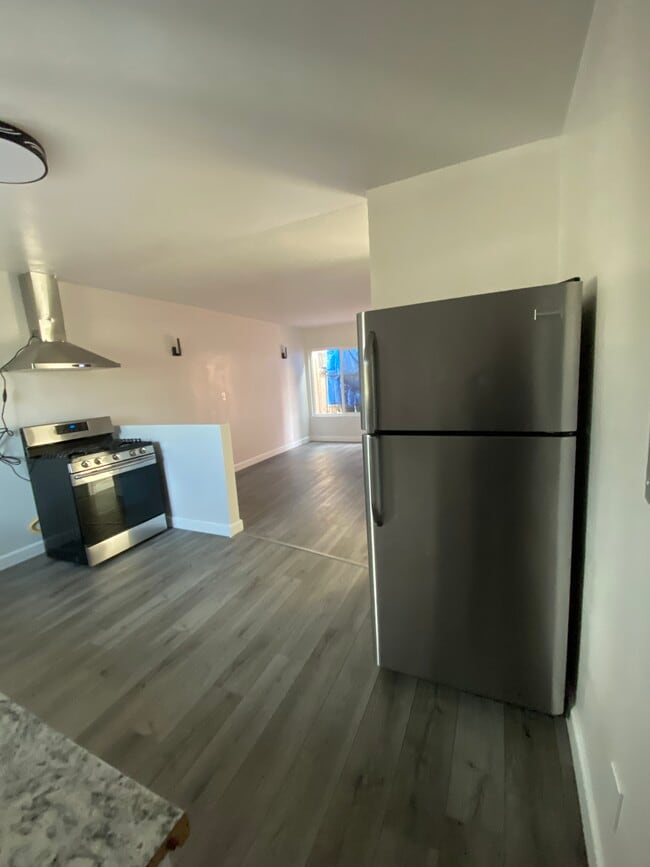 1515 E 20th St unit 1, Long Beach, CA 90806 - photo 3