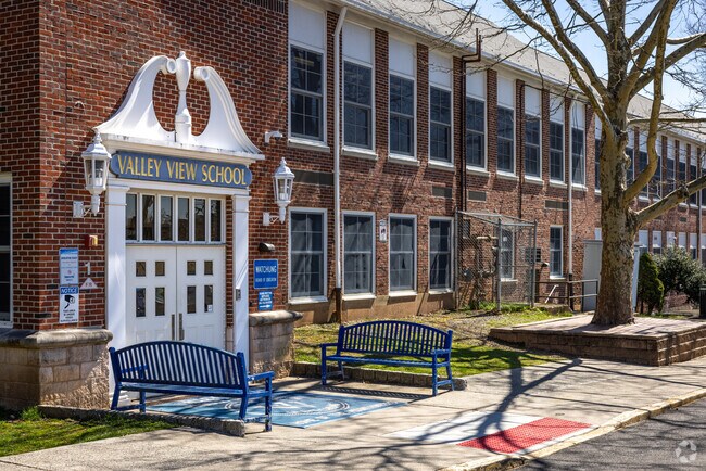Watchung's outstanding Valley View Middle School received an A- overall Niche grade.