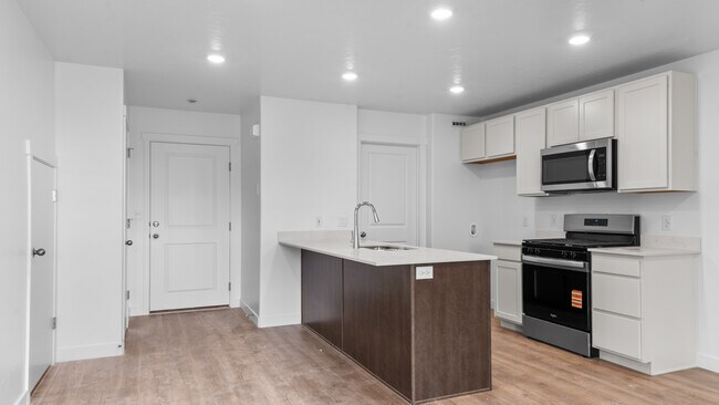 4471 N McKechnie Way unit 1104, Lehi, UT 84048 - photo 7