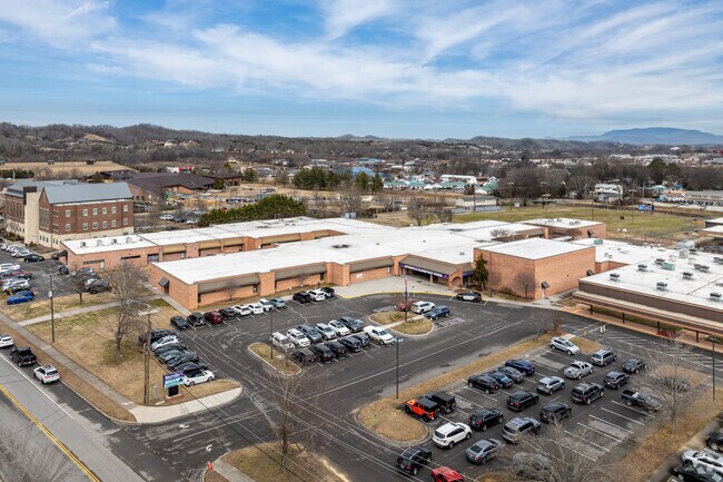 Sevierville Elementary School sits on the same campus as Sevierville Intermediate School.