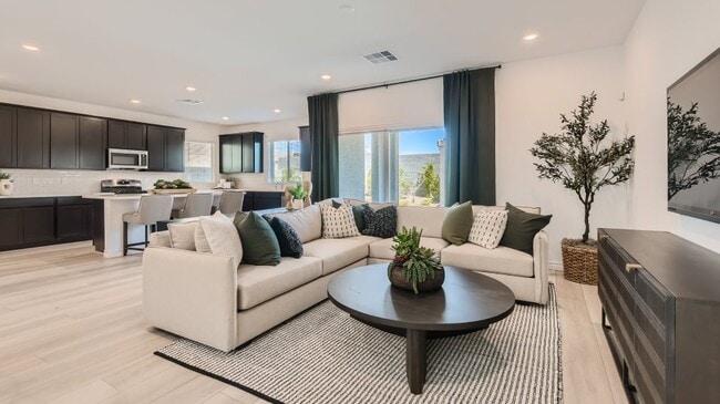 8335 Caldera Hills Ave, Las Vegas, NV 89147 - photo 6