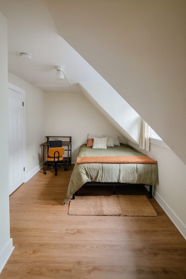 99 Custer St, Buffalo, NY 14214